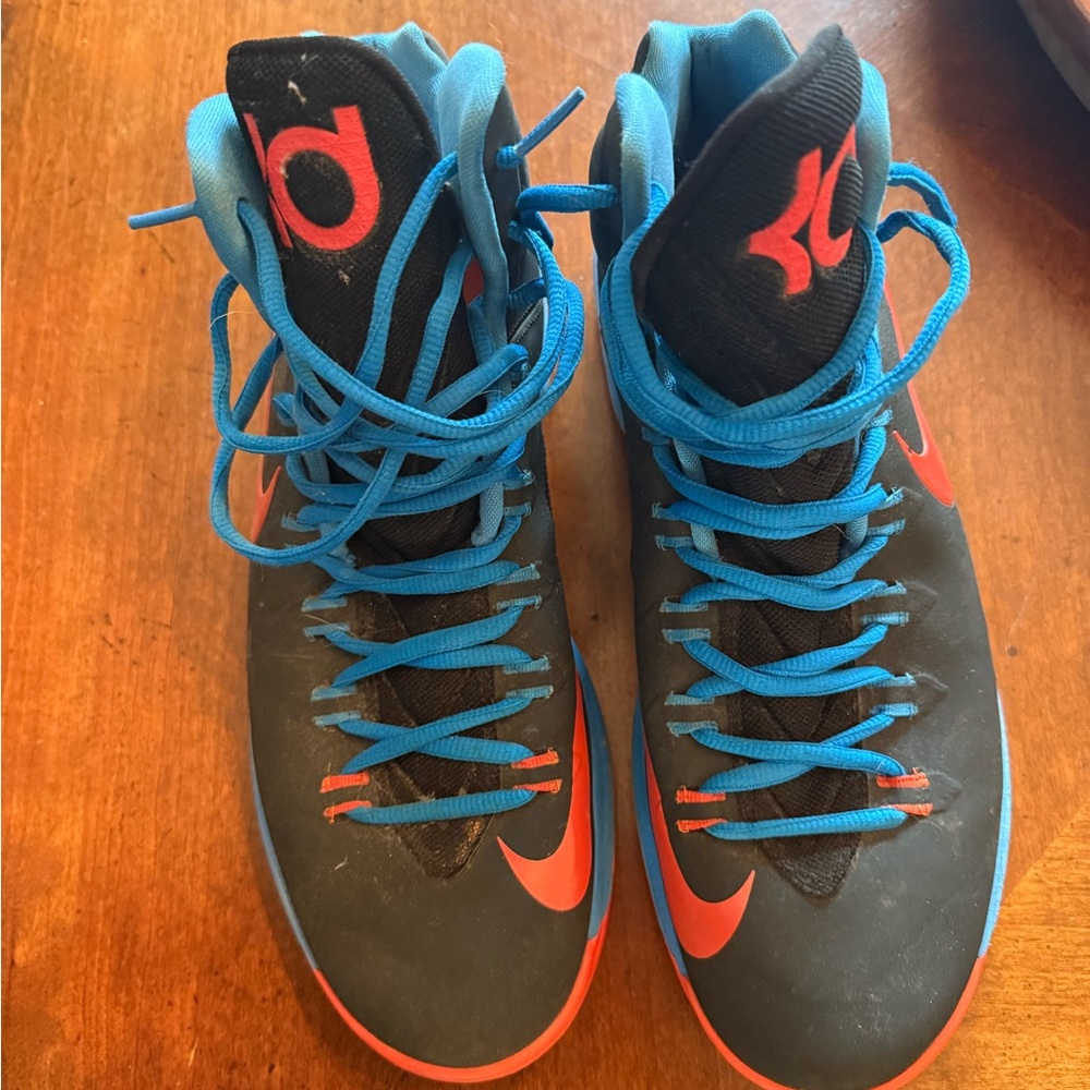 KD OKC pre owned size 11 basketball shoes